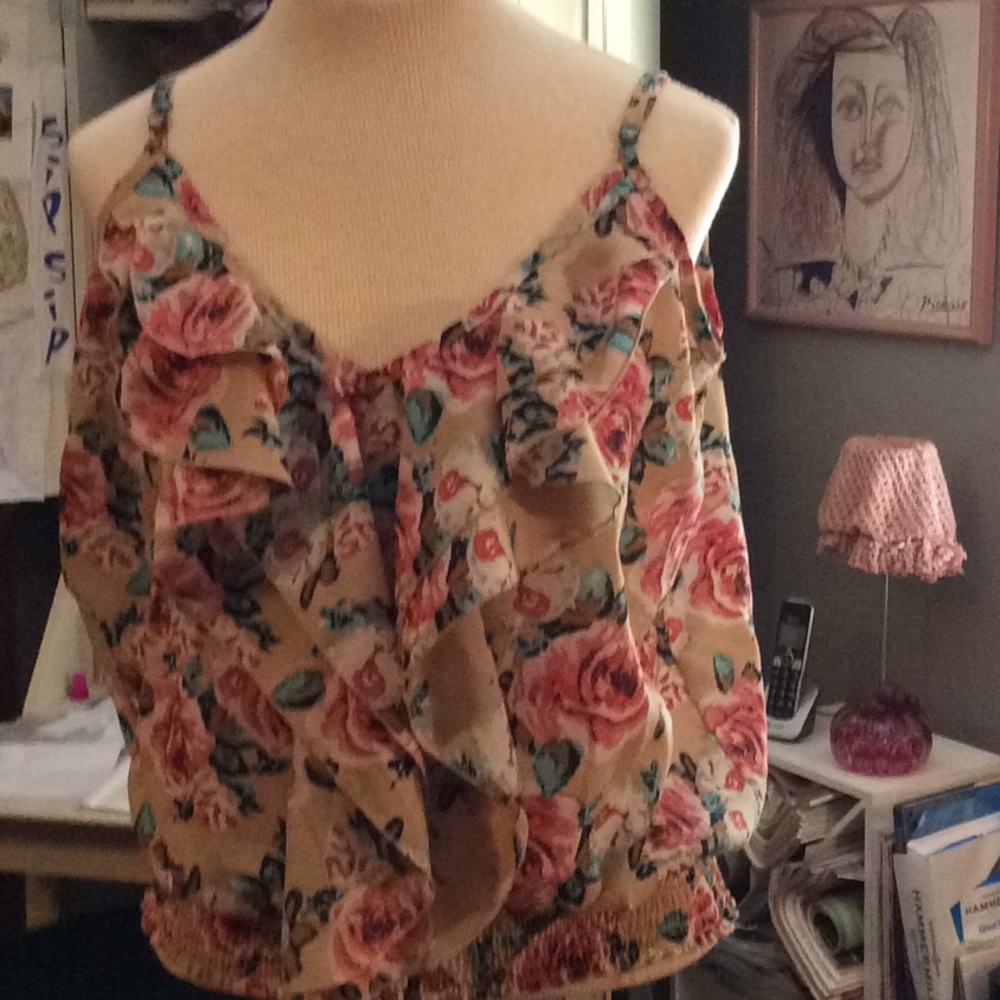 🍄 American Rag Cie Ruffle Tank - Picture 3 of 6